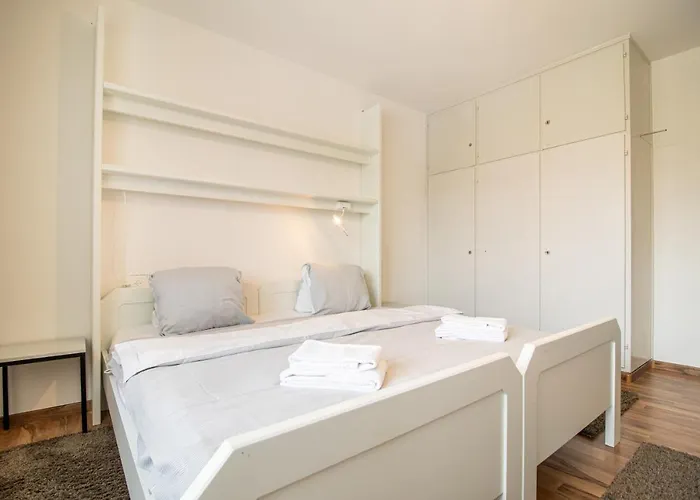 Viktoria B32 By Arosa